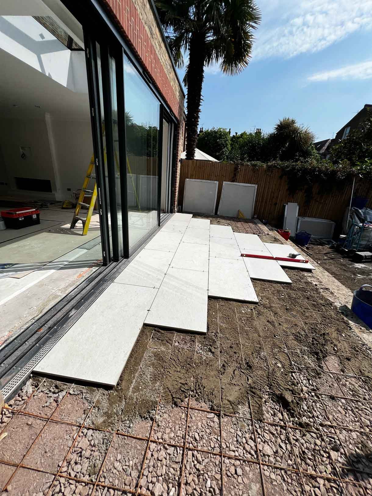 Porcelain tiles in large white format